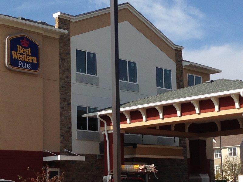 Best Western Plus Boardman Inn & Suites Poland Стая снимка