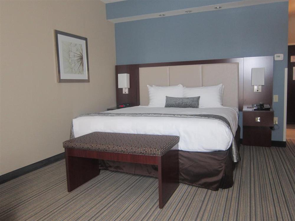 Best Western Plus Boardman Inn & Suites Poland Стая снимка