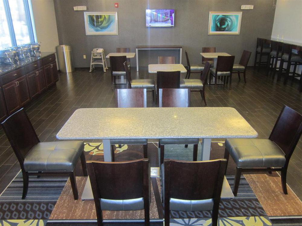 Best Western Plus Boardman Inn & Suites Poland Ресторант снимка