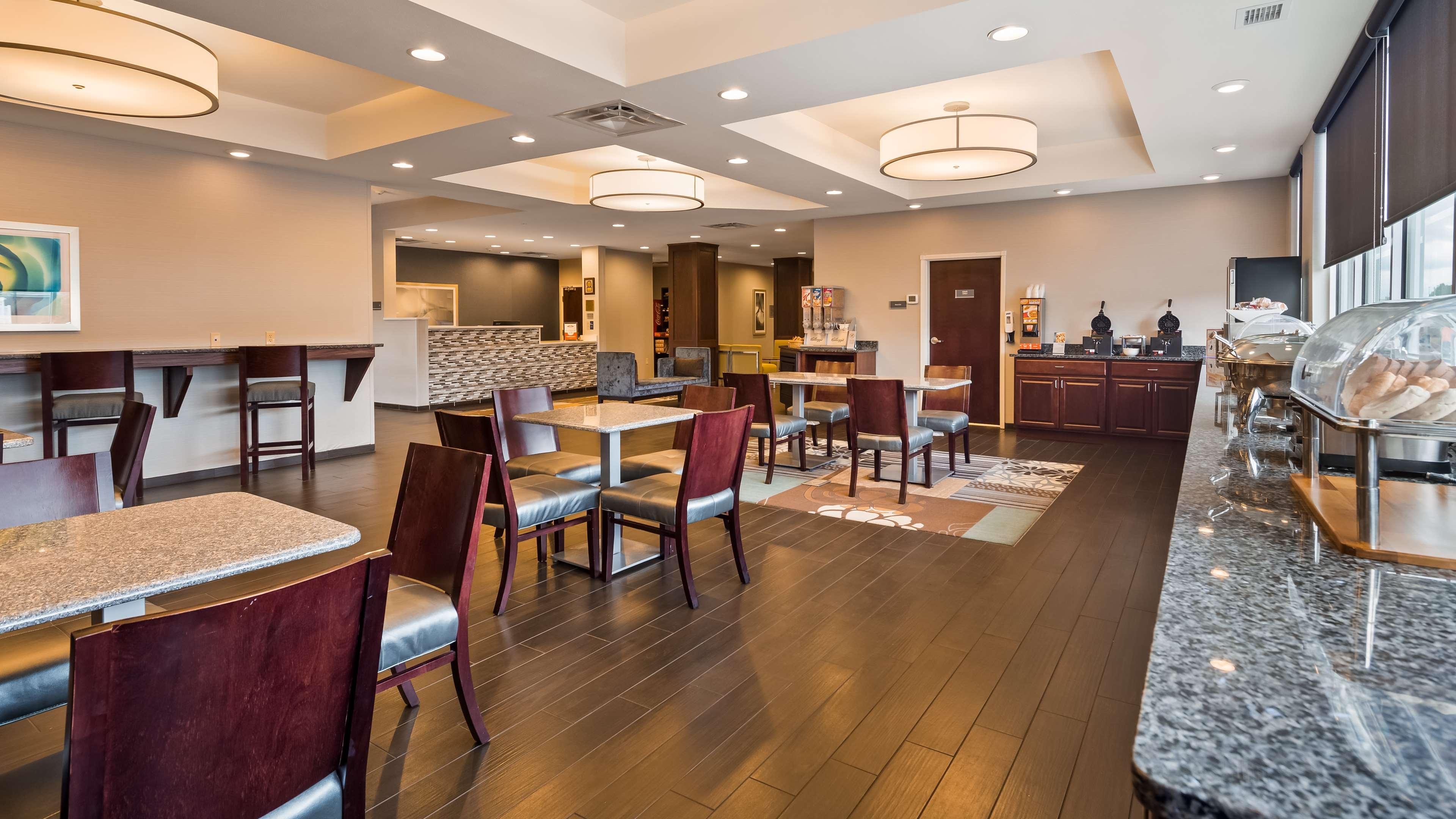 Best Western Plus Boardman Inn & Suites Poland Екстериор снимка