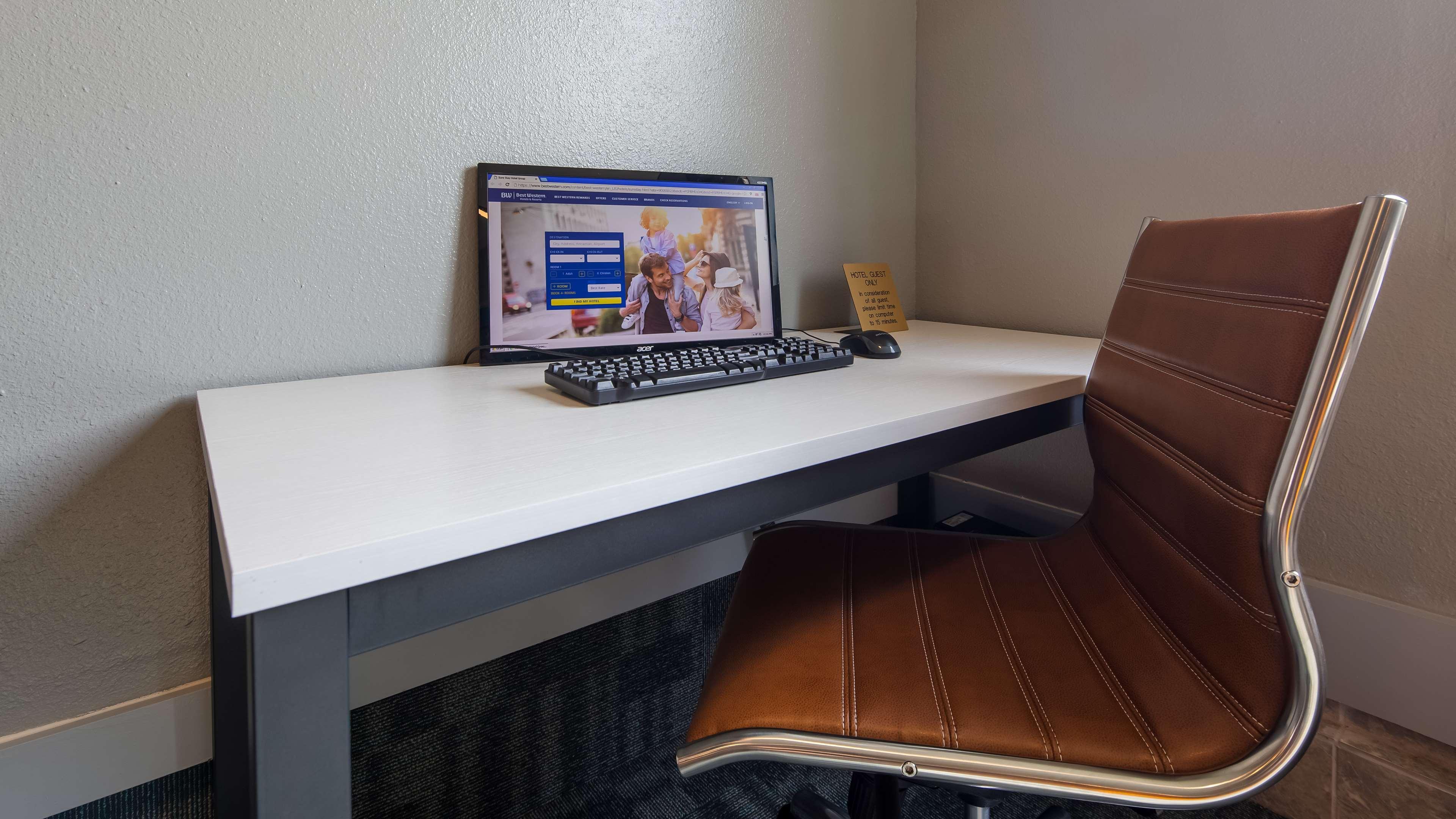 Best Western Plus Boardman Inn & Suites Poland Екстериор снимка