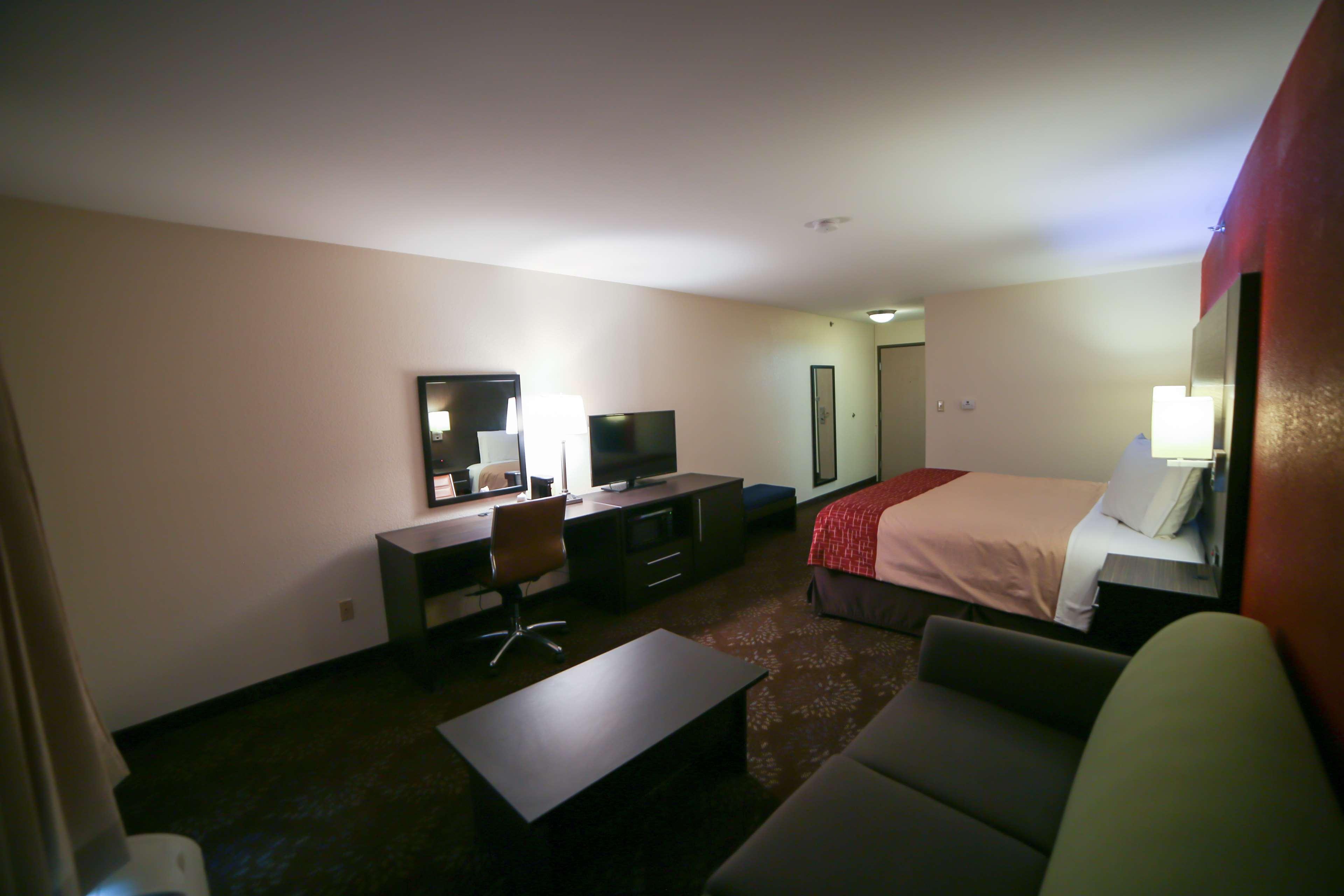 Best Western Plus Boardman Inn & Suites Poland Екстериор снимка