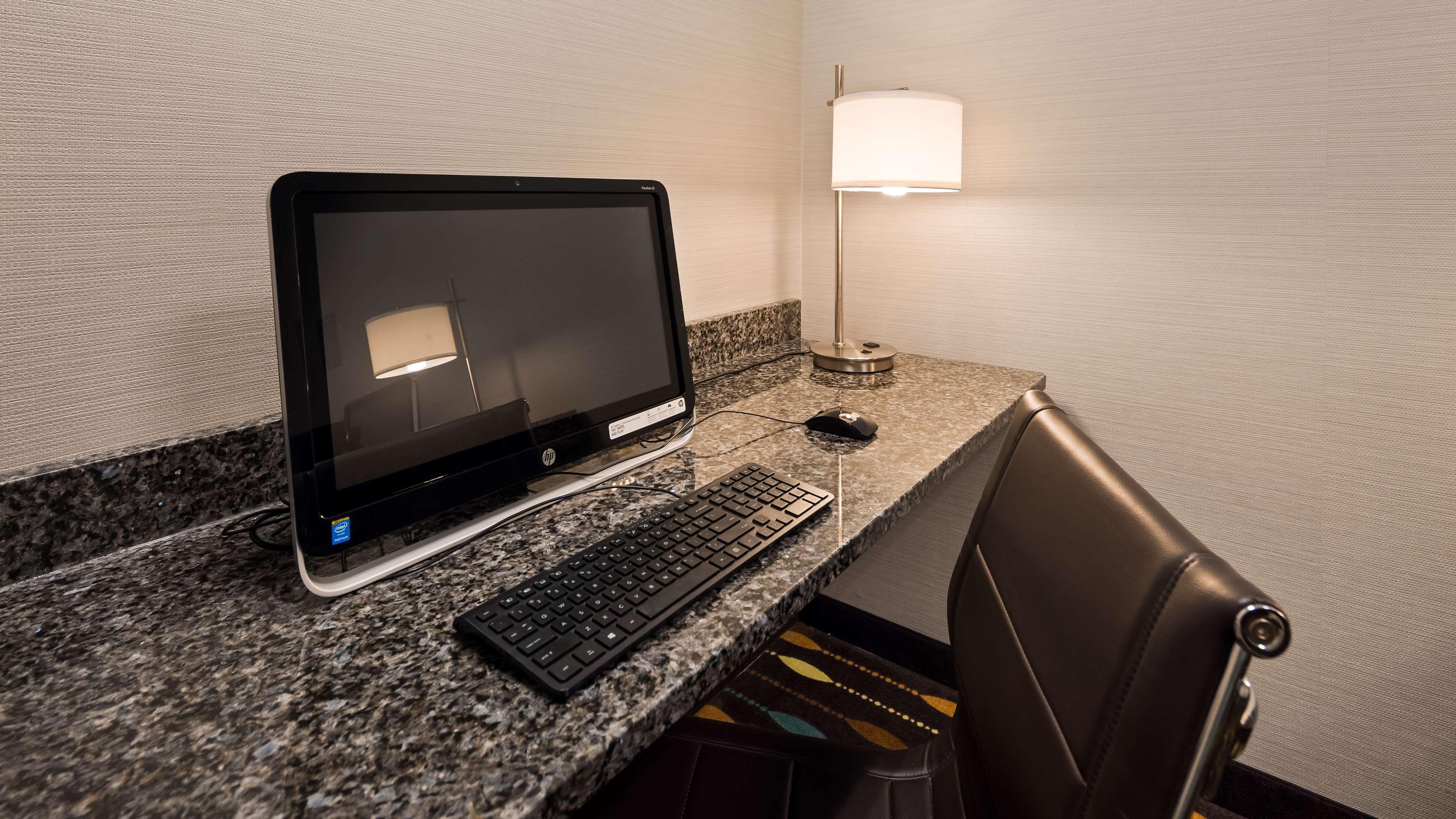 Best Western Plus Boardman Inn & Suites Poland Екстериор снимка